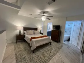 Updated townhouse - Image 4