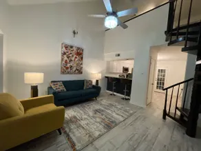 Updated townhouse - Image 5