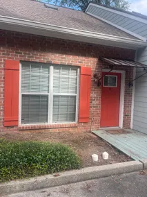 Updated townhouse - Image 2