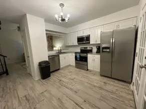 Updated townhouse - Image 3