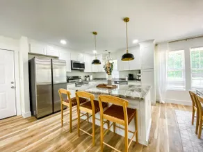 Secluded ranch with big yard in Zebulon - Image 2