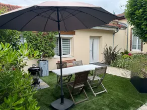 2-bedroom house with garden - Image 2