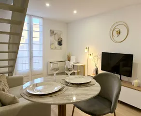 Duplex near Les Halles, quiet, air conditioning, parking 50 m away - Image 2