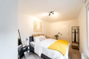 Antwerp Comfort: 3-Bedroom Apartment for 9 - Image 3