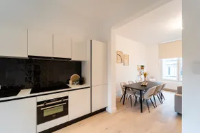 Antwerp Comfort: 3-Bedroom Apartment for 9 - Image 2