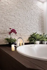 Perfect Romantic Getaway: A Refuge with a Jacuzzi - Image 2