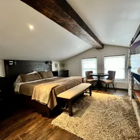 Private King Loft Suite Near Downtown & Hospital - Image 2