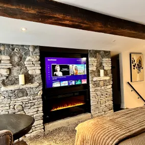 Private King Loft Suite Near Downtown & Hospital - Image 3