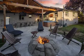 The Mixture: Cozy Retreat with Hot Tub! - Image 3