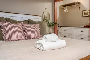 King Bed| FirePit| Dog Friendly|10 Min to Town - Image 2
