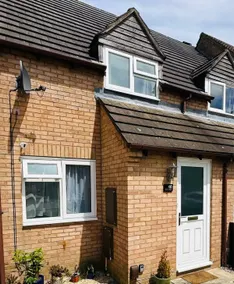 Charming 2Bed Home | Garden & Parking for 2 Cars - Image 2