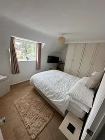 Charming 2Bed Home | Garden & Parking for 2 Cars - Image 4