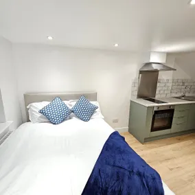 Fantastic 5 bedroom House with a Studio - Image 3