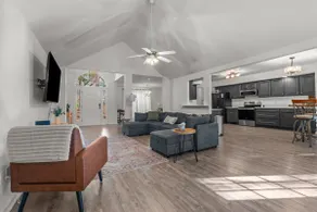 Spacious 3BR Bungalow | Sleeps 8 | Deck & Firepit - Image 3