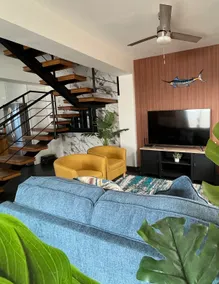 Vista Del Mar, an impressive three-story house - Image 4