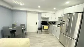 2 Bedroom Private W/O Basement Suite (Sleeps 4) - Image 3