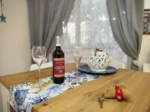 Apartment at the park with free parking - Image 2