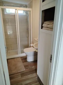 The Green Door Apartment - Image 4