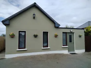The Green Door Apartment - Image 2