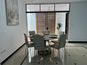 Modern and stylish - Image 3