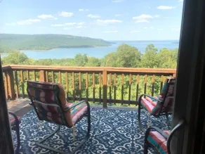 Coolbreeze on the Cove Lakehouse - Image 2