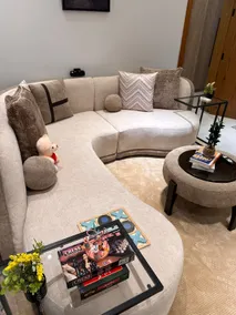 Luxury living room and bedroom - Image 3