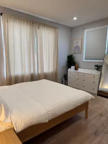 Newly renovated 2Br High Ceiling with parking - Image 5