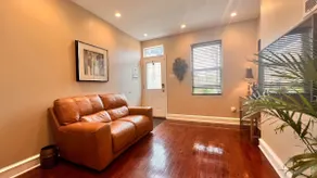 Hidden Gem Townhome/2 BRs -University City - Image 4