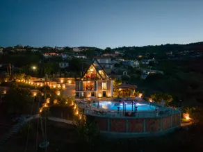 Sunrise House - Swimming Pool - Image 2