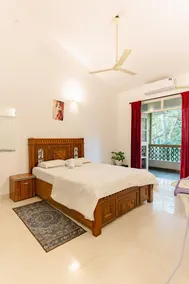 Sweet Retreat - Chic 2BHK • Bathtub + Beach Drive - Image 3