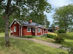Cottage in the country near lake - Image 2