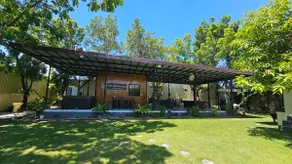 Rustic stay in a Guesthouse w/ Jacuzzi&Billiards - Image 2