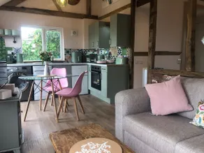 SOLDIERS COTTAGE, HEREFORDSHIRE A COSY COTTAGE, HOT TUB, PET FRIENDLY, GORGEOUS  - Image 2