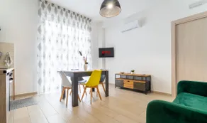 [Da Mimmo] One Bedroom Central Flat / Free Parking - Image 2