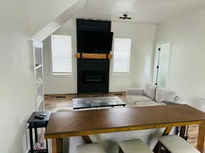 Beautifully updated quiet oasis - Image 4