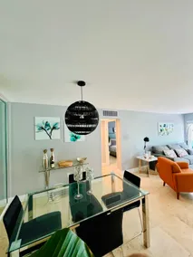 Newly remodeled apt/ South beach - Image 4