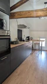 Cozy and air-conditioned 1-bedroom apartment, 180 cm bed, very central - Image 3