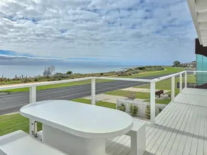 Waterfront Luxury Perfect view of Avalon Airshow - Image 3