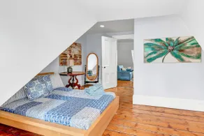 Historic Loft Best DT Location. Unit 3 5139 - Image 4