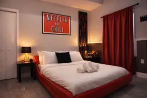 Stylish Movie Theater Theme 1BR Suite - Image 2