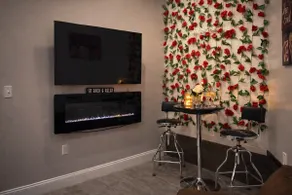 Stylish Movie Theater Theme 1BR Suite - Image 5