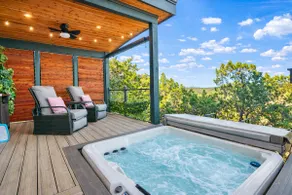 Private Hill Country Retreat Near San Antonio - Image 2