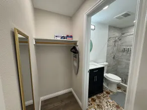Private room/w private bathroom D-8 - Image 4
