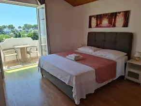 Apartment 3 near sandy beach, 1.5km from town - Image 5