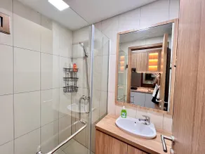 Baloi Studio Pool View |Smart TV Near Grand Batam - Image 5