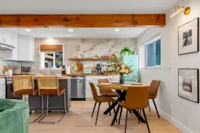 2 King Suite|BBQ | Free parking| 93 Walking score - Image 2
