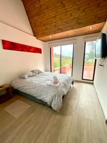 Private cabin with trails to the Sisga Dam - Image 5