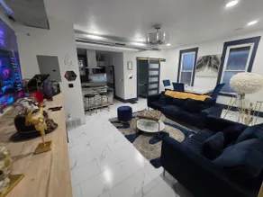 Downtown Diamond in the Rough - Luxury Apartment - Image 4