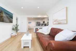Beautiful beach condo with ocean views - Image 2