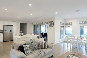 The panorama retreat- sleeps 12, aircon, brand new, great multifamily stay, beach, wineries, golf - Image 3